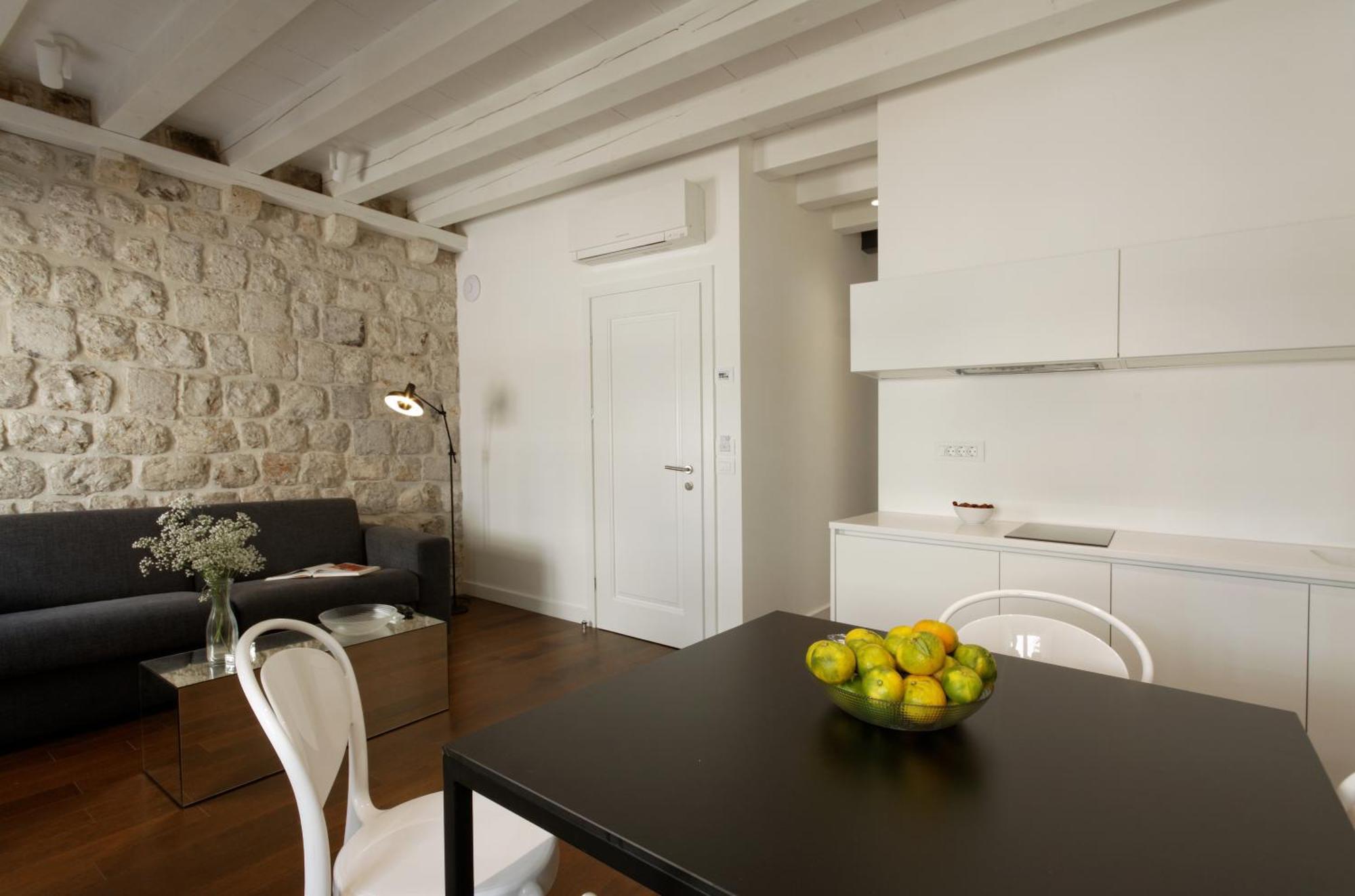 Eleganca- One Bedroom Oridino