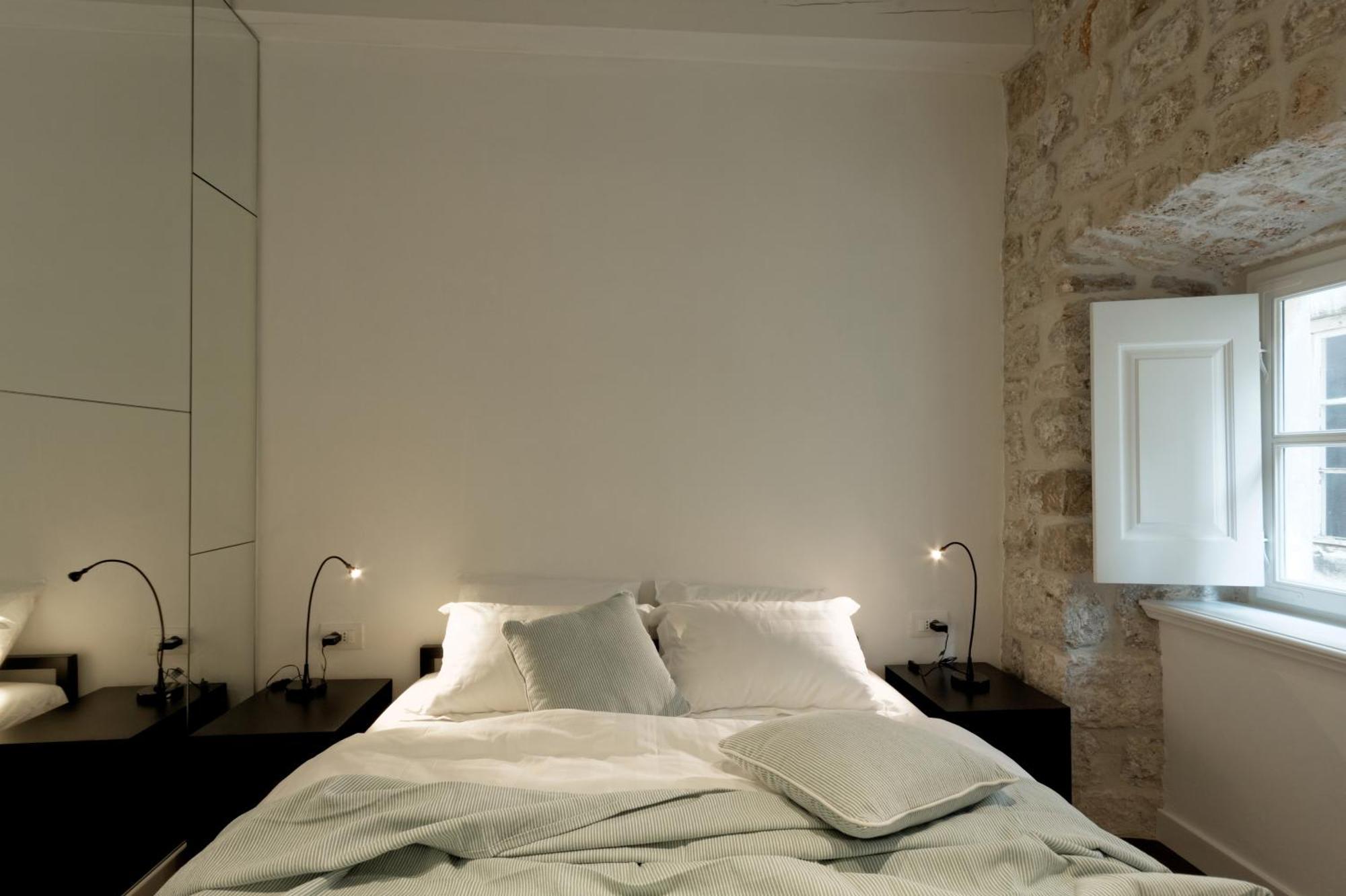 Eleganca- One Bedroom Oridino Apartment